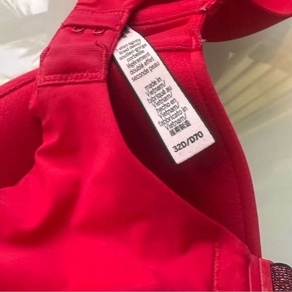 Victorias Secret 32 D Bra Bundle ✨ All in excellent condition! - Picture 5 of 9